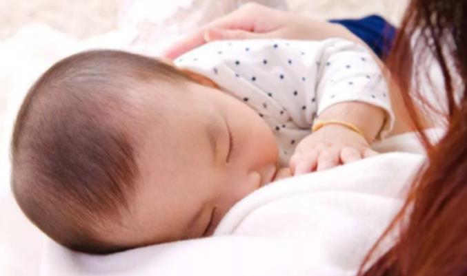 0-6个月大的婴儿晚上睡觉时应该遵守什么样的被子法则才不会感冒？
